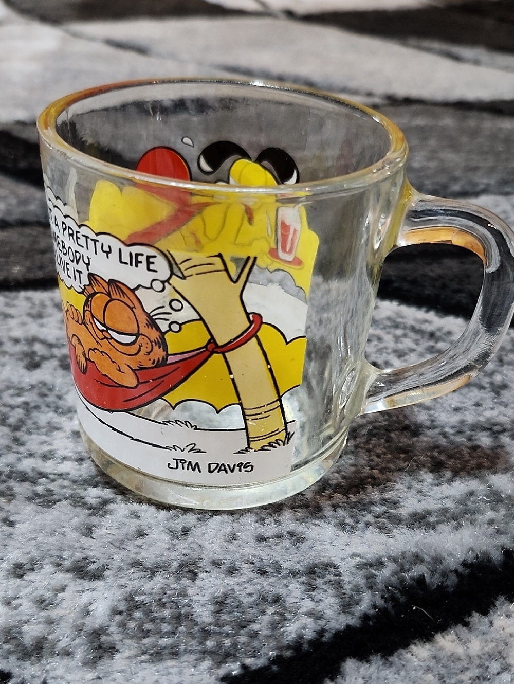 VINTAGE 1978 COLLECTORS GARFIELD & ODIE MCDONALDS PROMOTIONAL 8 OUNCE MUG